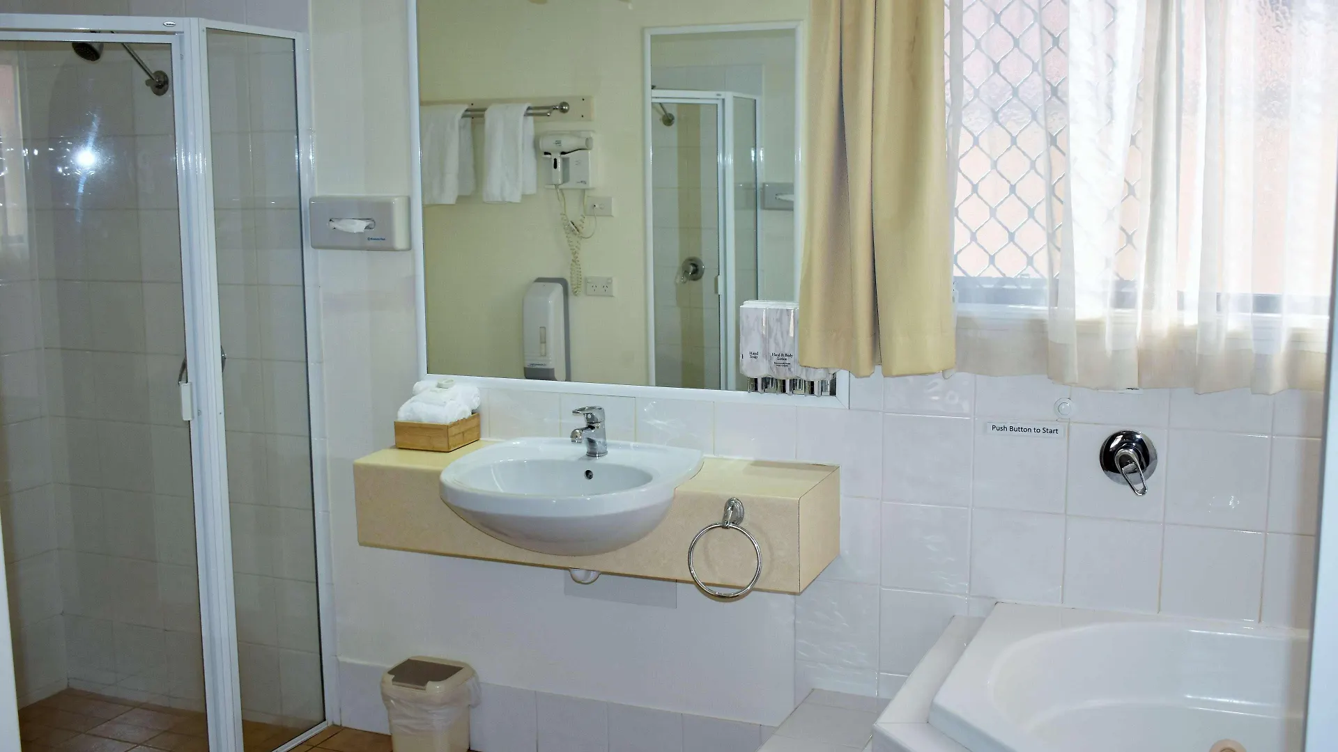 Best Western Tuscany On Tor Motor Inn Toowoomba 4*,